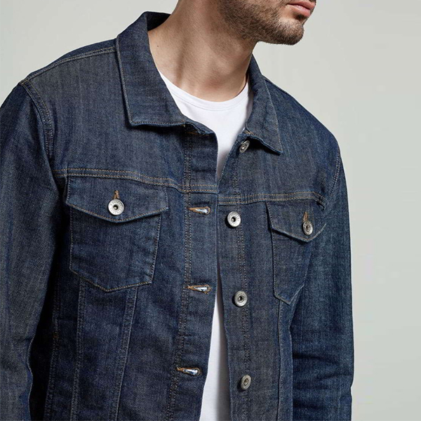 hongfeng’s custom denim jacket is a stylish must-have piece for every fashion-forward individual.